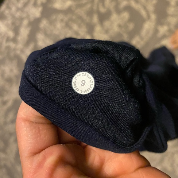 Lululemon HR align with pockets 25” - Picture 3 of 7